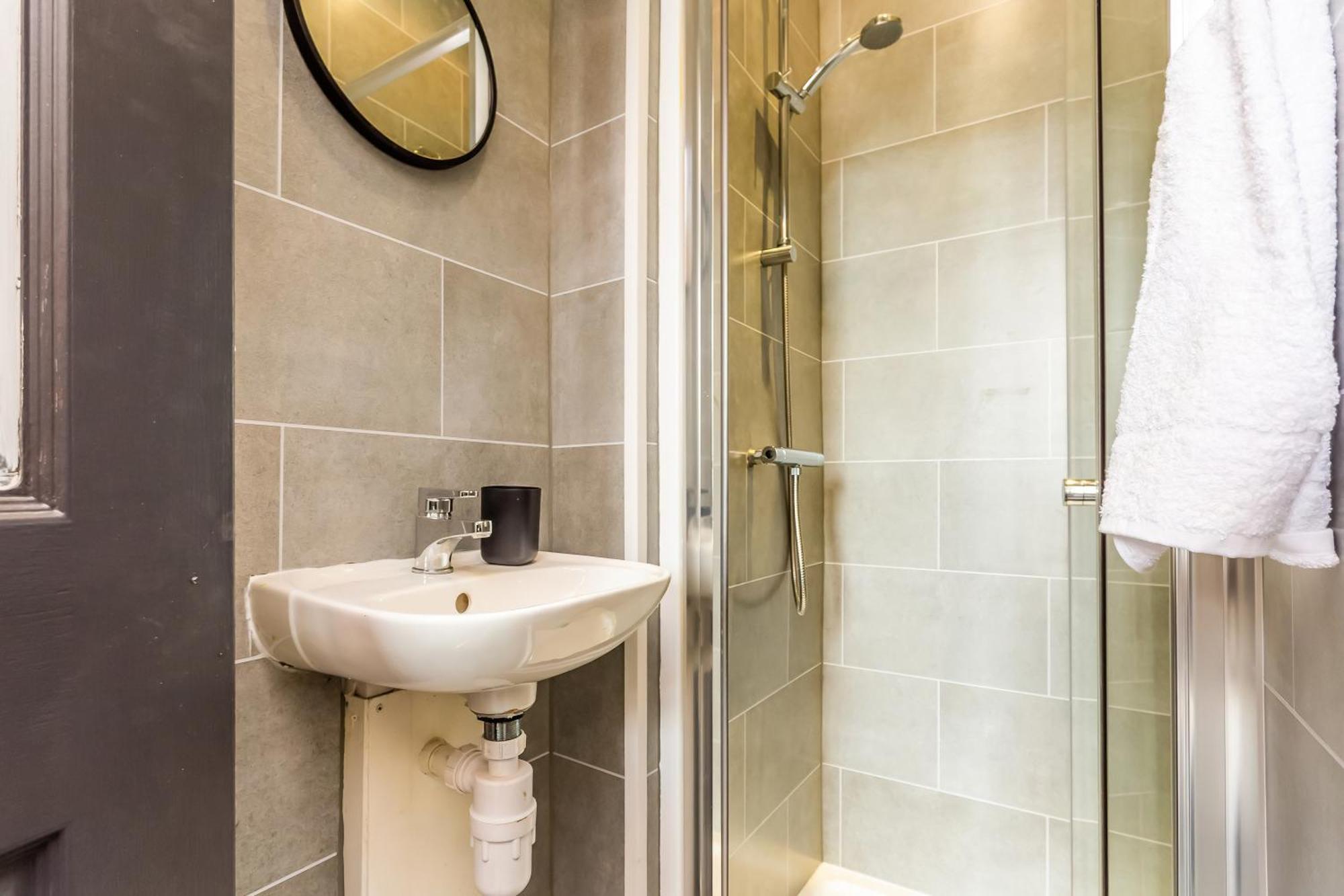 Room 04 - Sandhaven Rooms Triple South Shields Esterno foto